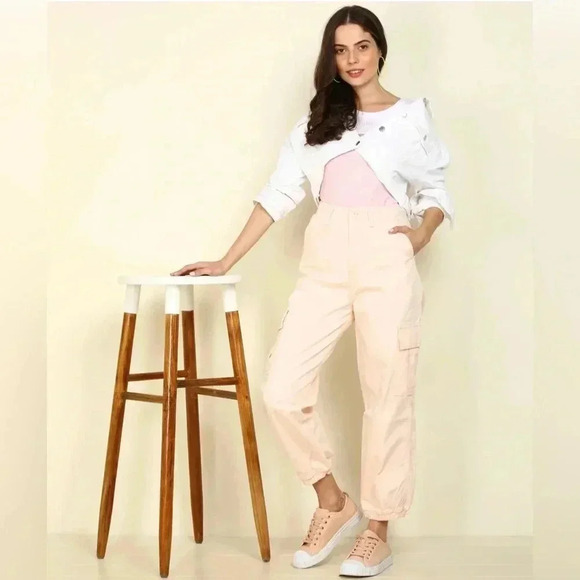 NWT Levi’s High-waisted Cargo Pants in pastel orange | size 31 - Picture 2 of 11